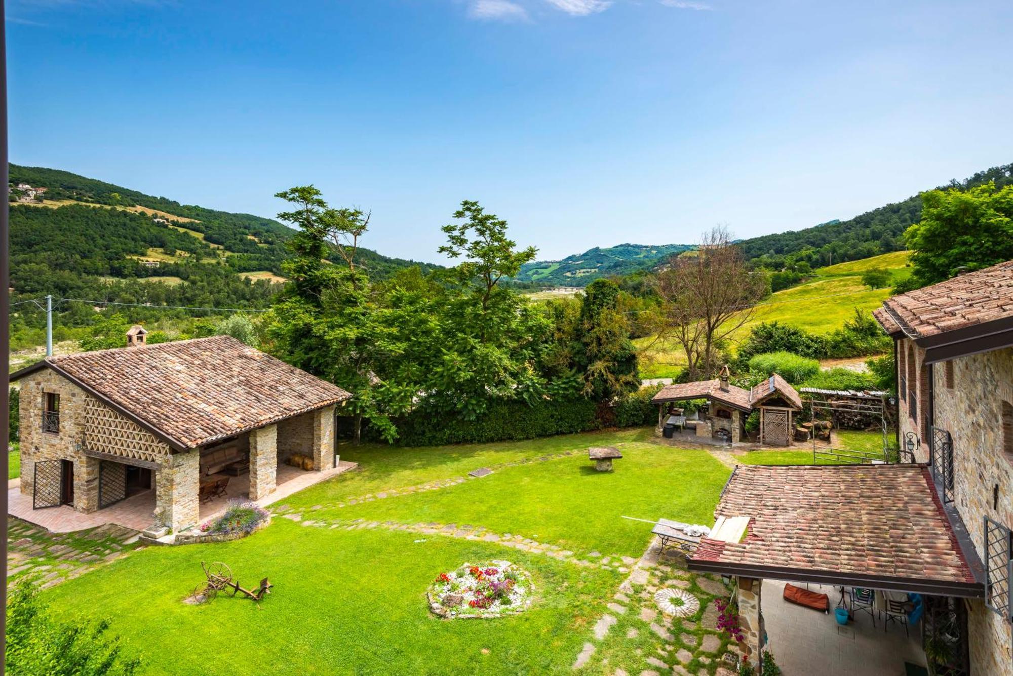Agriturismo Il Salice Tizzano Val Parma Exterior foto